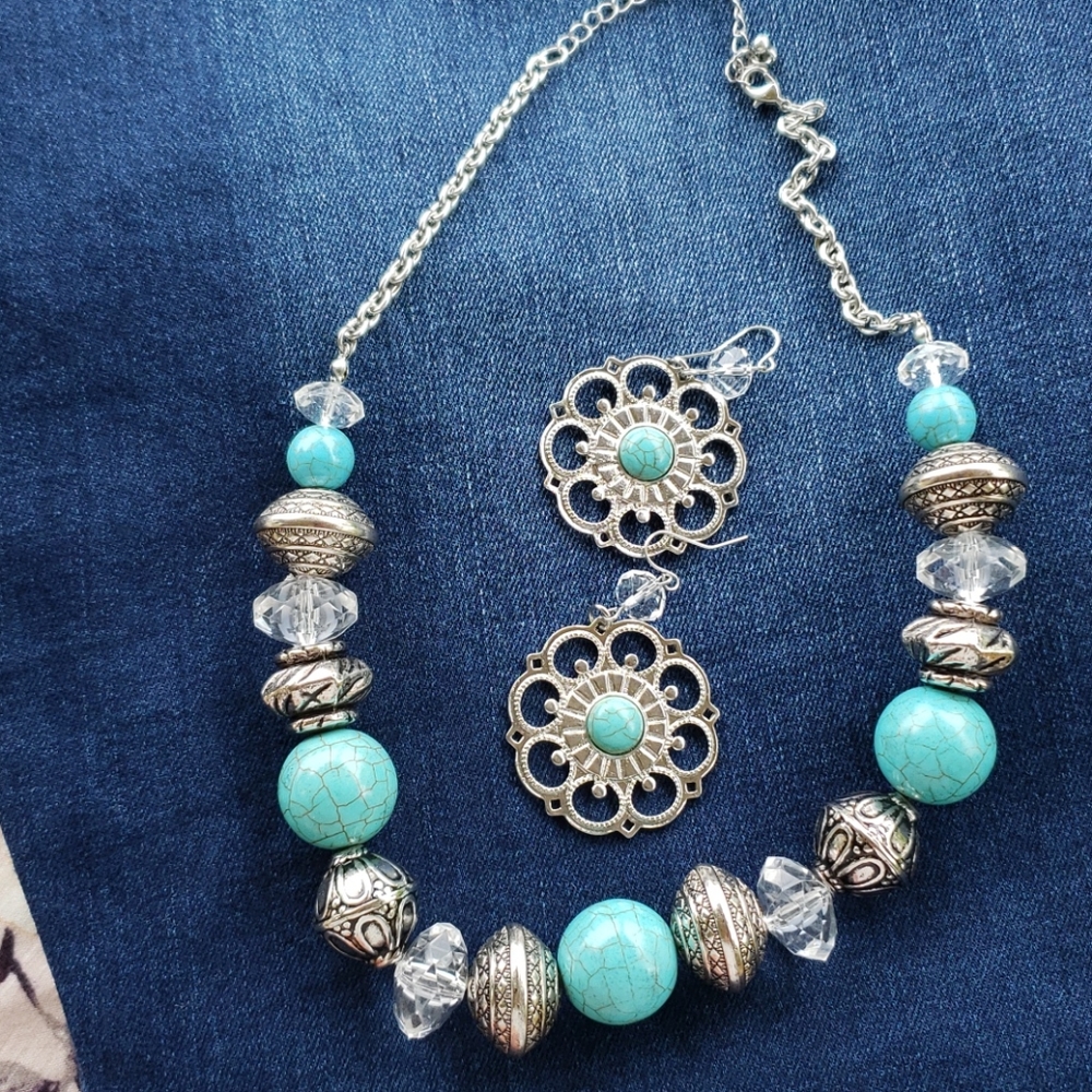 Necklace and earring set
